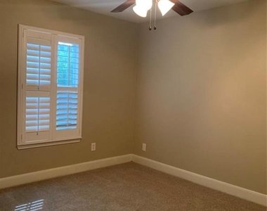 3015 Peerless Pass Court - Photo Thumbnail 13