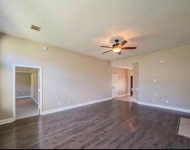 3015 Peerless Pass Court - Photo Thumbnail 9