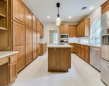 1703 Stemply Court - Photo Thumbnail 8