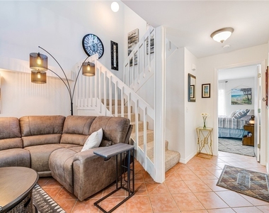 13740 Downing Lane - Photo Thumbnail 2