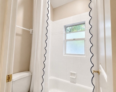 10020 Magnolia Pointe - Photo Thumbnail 23