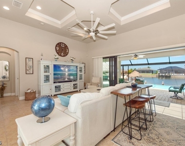 1614 Nw 43rd Avenue - Photo Thumbnail 2