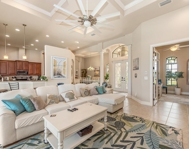 1614 Nw 43rd Avenue - Photo Thumbnail 3