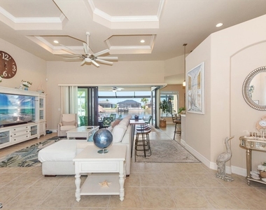 1614 Nw 43rd Avenue - Photo Thumbnail 4
