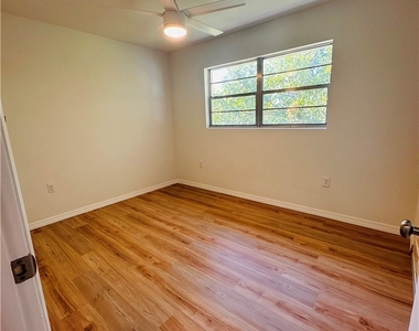 4931 Vincennes Court - Photo Thumbnail 9