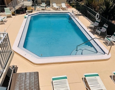 4931 Vincennes Court - Photo Thumbnail 11
