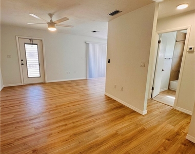 4931 Vincennes Court - Photo Thumbnail 7