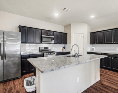 1345 Lariat Ridge Trail - Photo Thumbnail 10