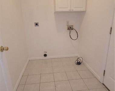 1010 Se 12th Terrace - Photo Thumbnail 20