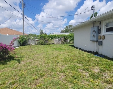 1010 Se 12th Terrace - Photo Thumbnail 18