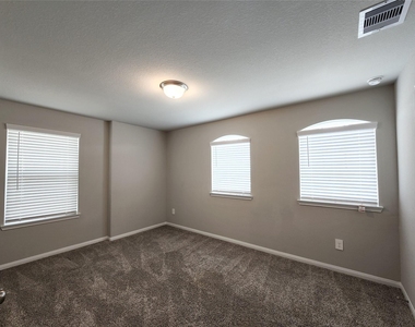 10714 Cliffs View Dr Drive - Photo Thumbnail 25