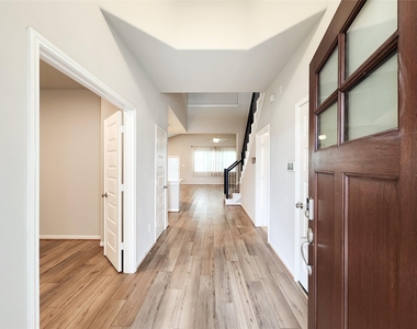 10714 Cliffs View Dr Drive - Photo Thumbnail 17