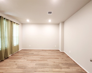10714 Cliffs View Dr Drive - Photo Thumbnail 16