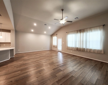 10714 Cliffs View Dr Drive - Photo Thumbnail 18