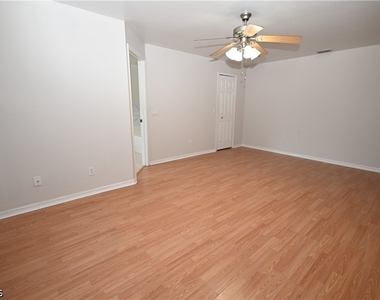136 Se 19th Lane - Photo Thumbnail 9