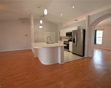 136 Se 19th Lane - Photo Thumbnail 5