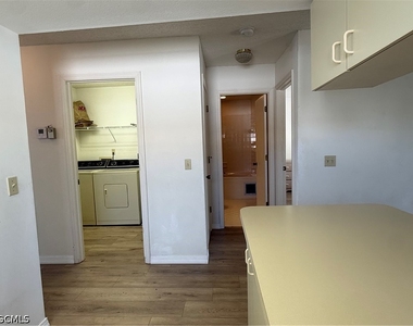 123 Sw 47th Terrace - Photo Thumbnail 9