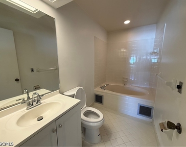 123 Sw 47th Terrace - Photo Thumbnail 12