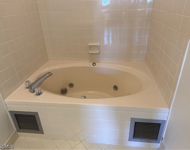 123 Sw 47th Terrace - Photo Thumbnail 11