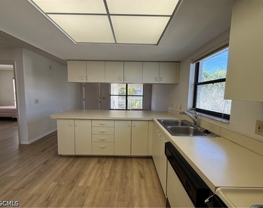 123 Sw 47th Terrace - Photo Thumbnail 6