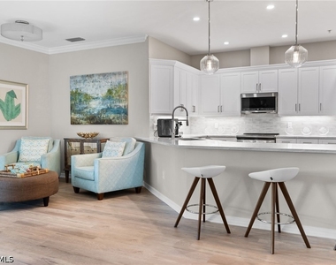 1540 Clermont Drive - Photo Thumbnail 4