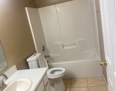 5214 25th Street Sw - Photo Thumbnail 3