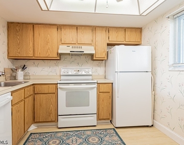 1022 Manatee Road - Photo Thumbnail 15