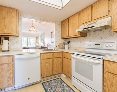 1022 Manatee Road - Photo Thumbnail 18