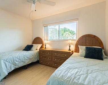 1022 Manatee Road - Photo Thumbnail 35