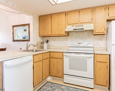 1022 Manatee Road - Photo Thumbnail 16