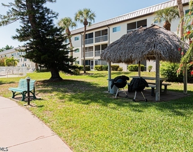 1022 Manatee Road - Photo Thumbnail 9