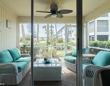 1022 Manatee Road - Photo Thumbnail 2