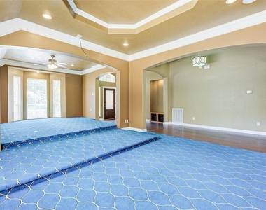 14407 Jessica Falls Circle - Photo Thumbnail 4
