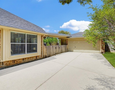14407 Jessica Falls Circle - Photo Thumbnail 31