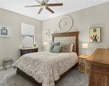 2077 Hamlin Street - Photo Thumbnail 18