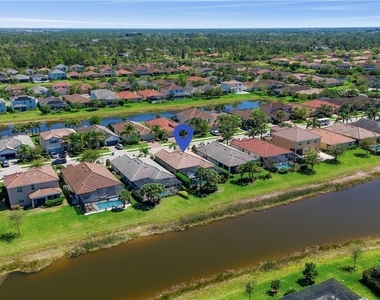 2077 Hamlin Street - Photo Thumbnail 33