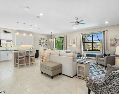 2077 Hamlin Street - Photo Thumbnail 6
