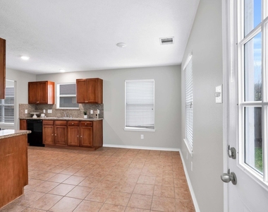 7215 Cool Springs Court - Photo Thumbnail 11