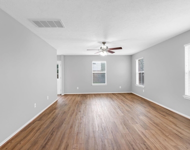 7215 Cool Springs Court - Photo Thumbnail 5