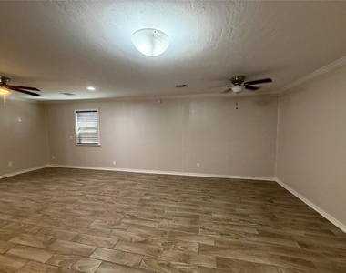 1516 Terry Street - Photo Thumbnail 1