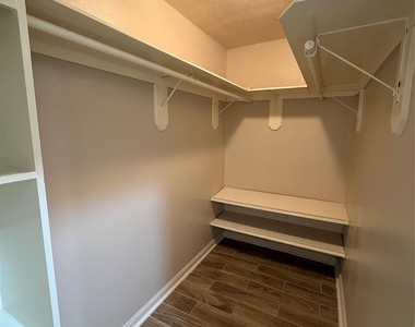 1516 Terry Street - Photo Thumbnail 2