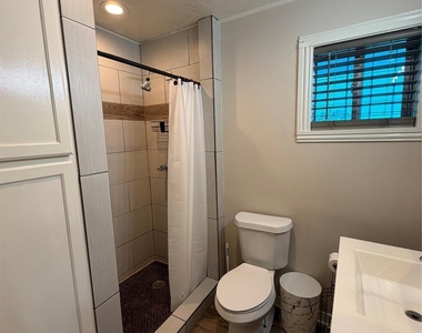1516 Terry Street - Photo Thumbnail 3