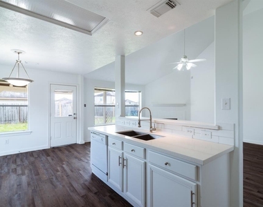 2707 Troy Drive - Photo Thumbnail 17