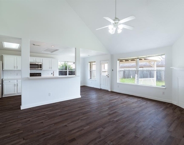 2707 Troy Drive - Photo Thumbnail 8