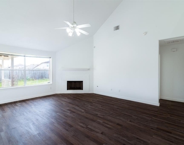 2707 Troy Drive - Photo Thumbnail 7