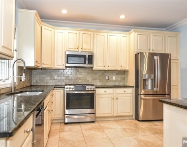 15 Sherbrooke - Photo Thumbnail 13