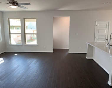 8022 Cliffside Terrace Ct - Photo Thumbnail 7