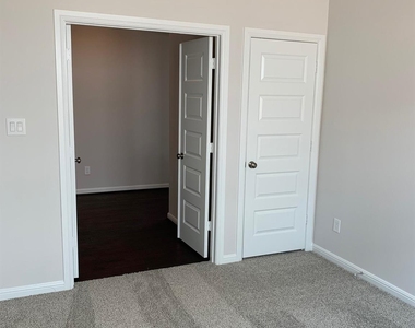 8022 Cliffside Terrace Ct - Photo Thumbnail 27
