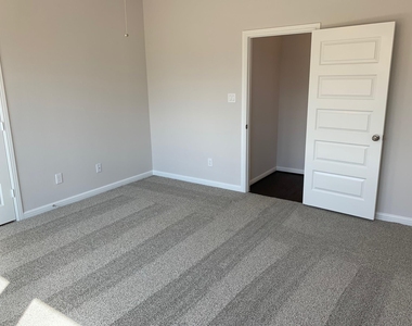 8022 Cliffside Terrace Ct - Photo Thumbnail 18