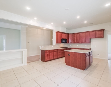 6811 Gonzales Point - Photo Thumbnail 14
